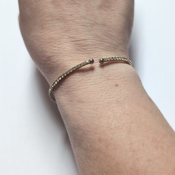 122‎ Silver Rhinestones Cuff Bracelet - Picture 4 of 5